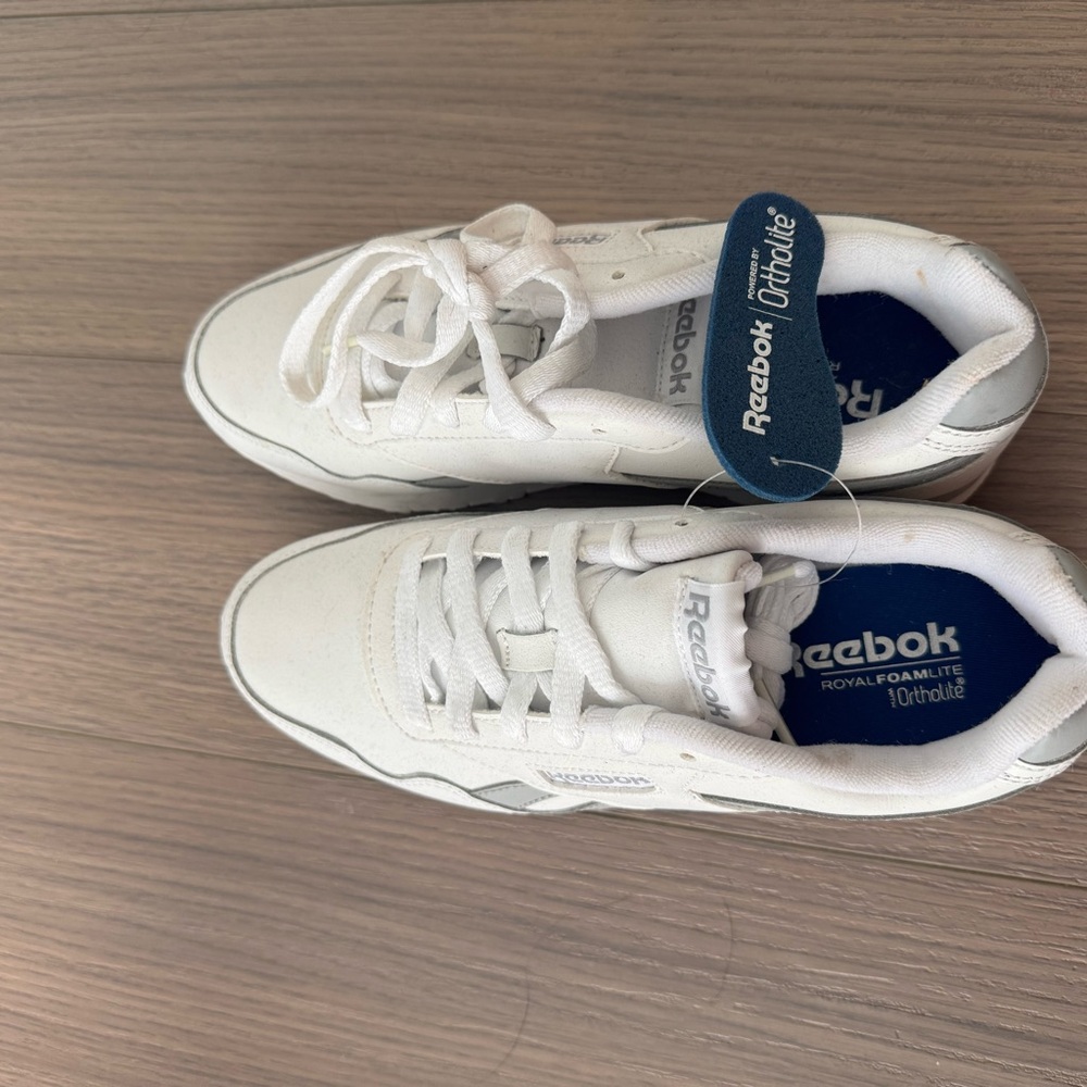 Reebok Classic White and Gray Trainers - Picture 4 of 6